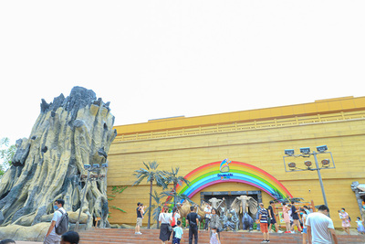 广州市安华汇欢乐舟主题乐园仿真树造景工程