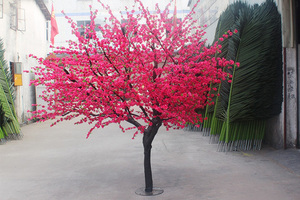 红色仿真樱花树